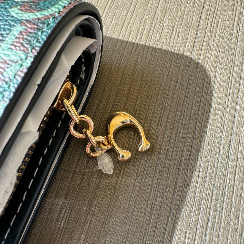 Coach Green Snap Wallet with Signature Monogram Print - NWT - Picture 2 of 9